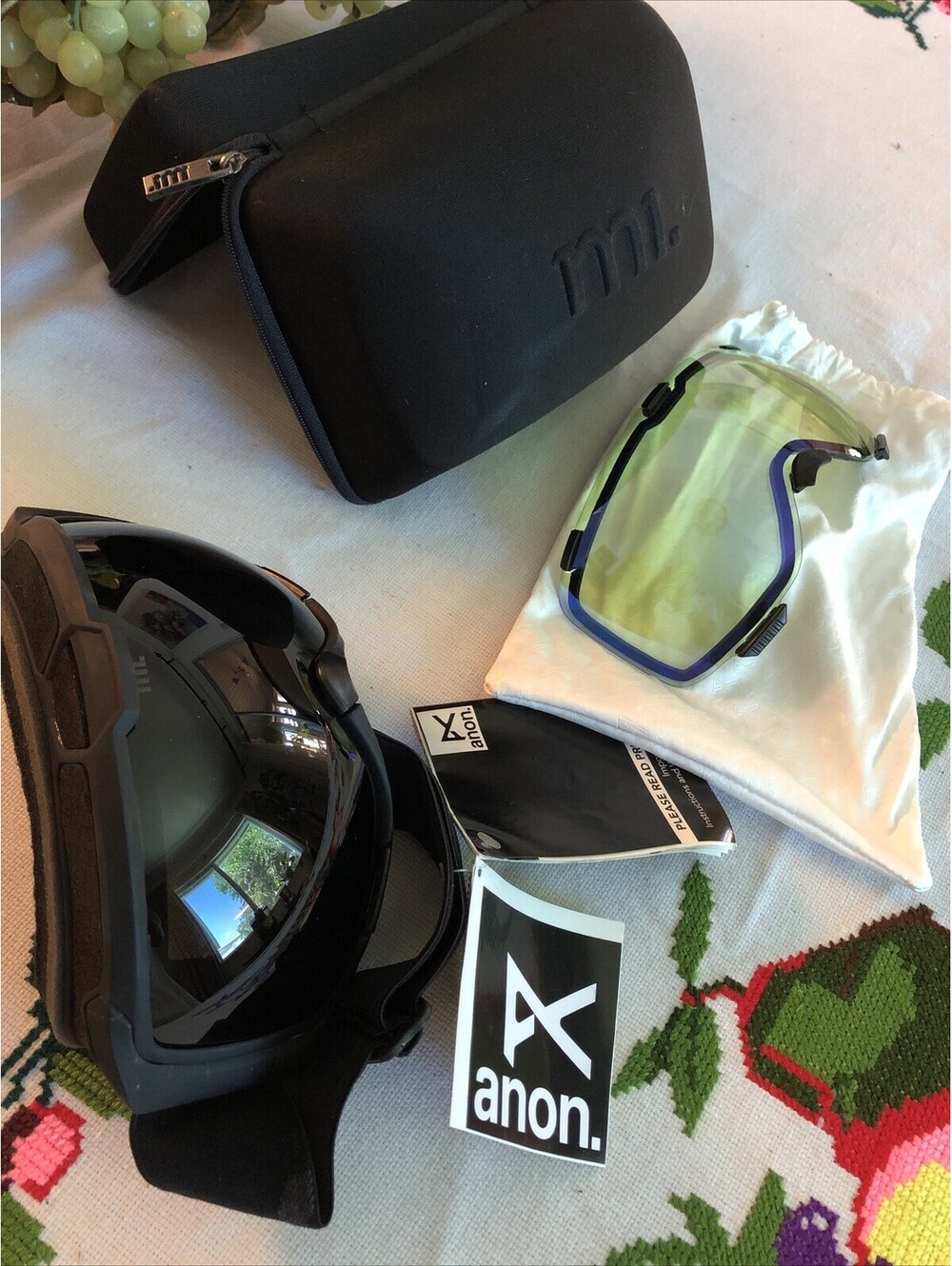 Anon M1 W/ Case Ski Snowboard Goggles Dark Smoke New